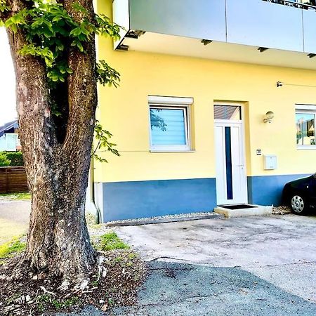 Schoene Wohnung Mit Eigenen Eingang Und Terrasse Gosseling Bagian luar foto