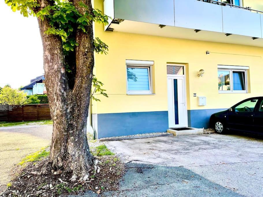 Schoene Wohnung Mit Eigenen Eingang Und Terrasse Gosseling Bagian luar foto